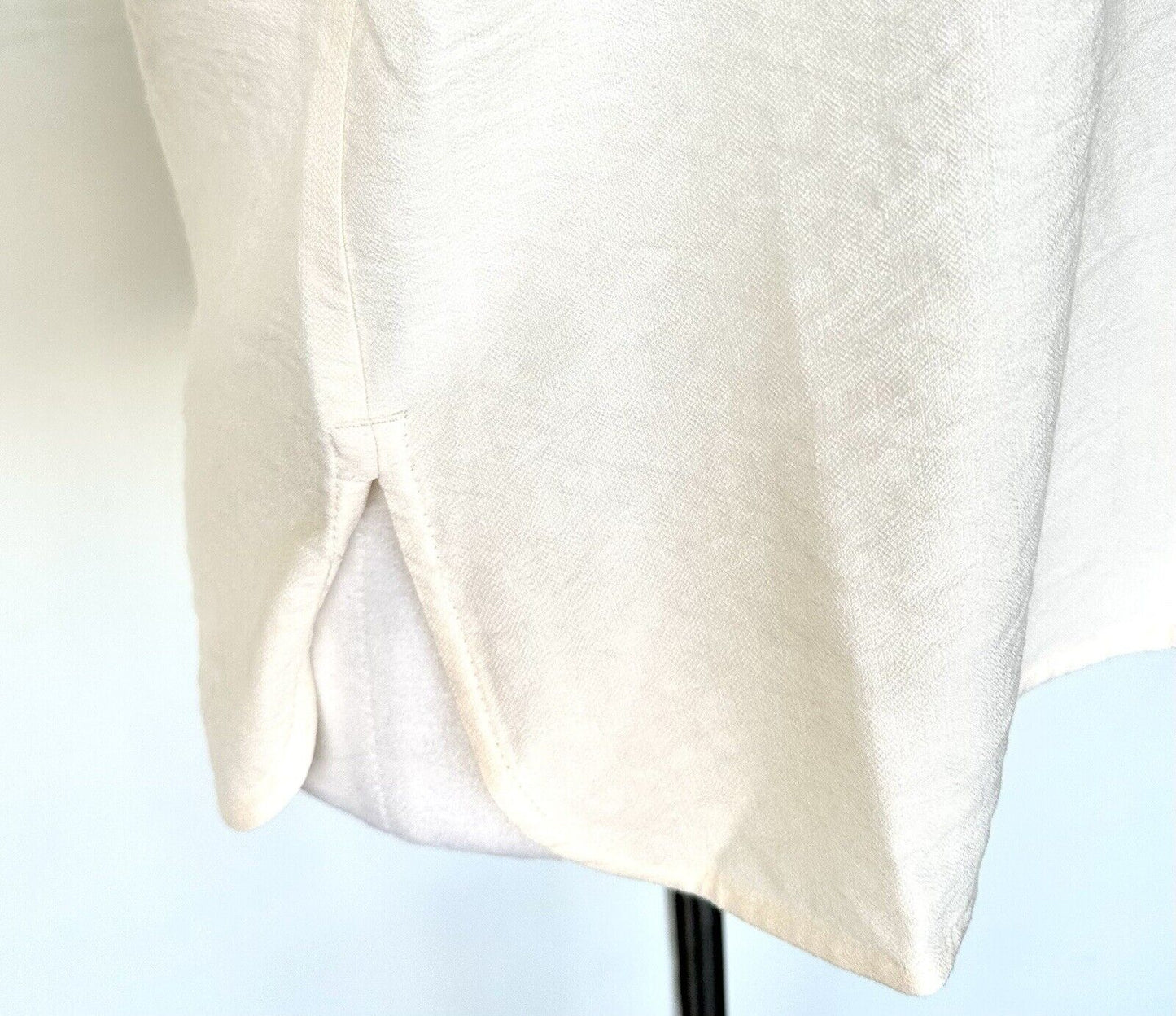 Darling Clothing Cream Ruffle Blouse. Retail $115 New With Tags XS