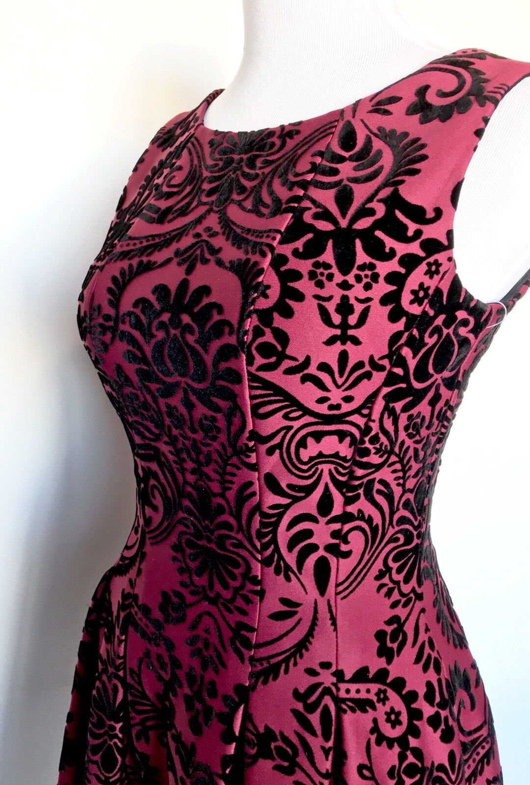 Gabby Skye Damask Velvet Fit And Flare Dress. Retails $98 Price $53 Size 6 NWT