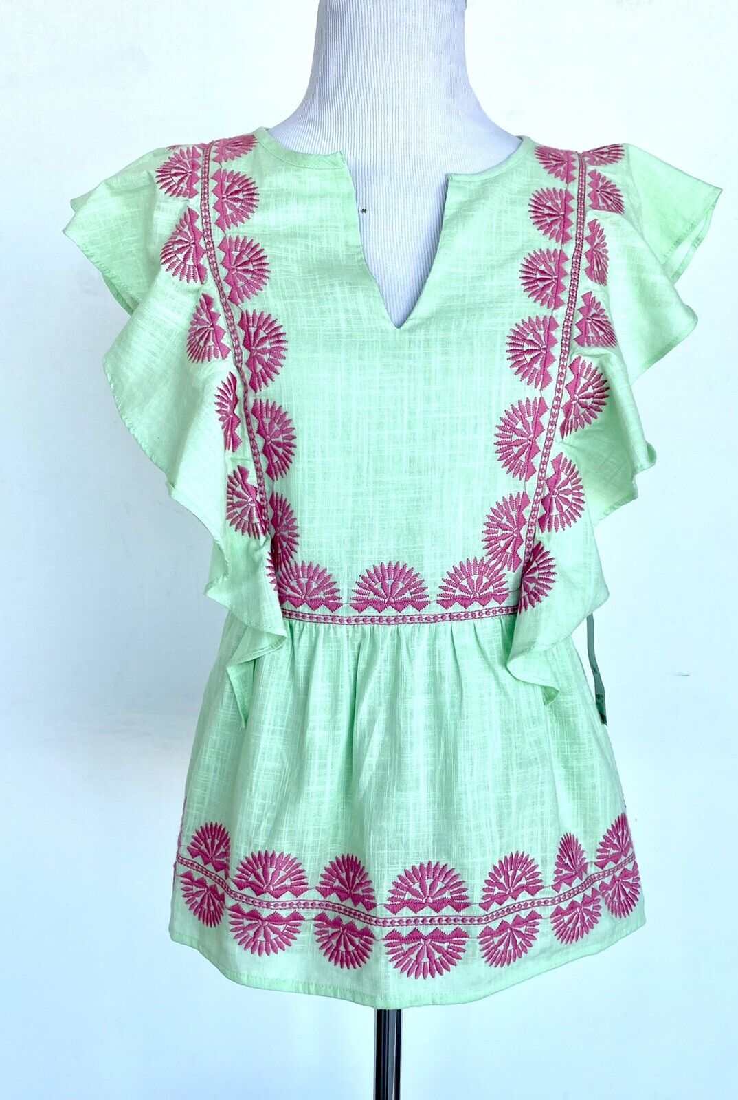 NWT J Marie embroidered Raya Top size XS Retail $106 Price $54 pale green pink