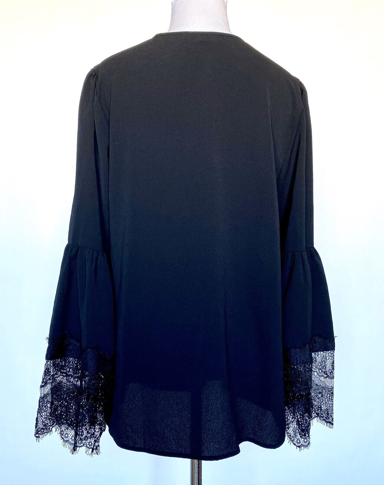 NINE WEST Black Lace Bell Sleeve Top XS Retails $89 Price $29 NWT