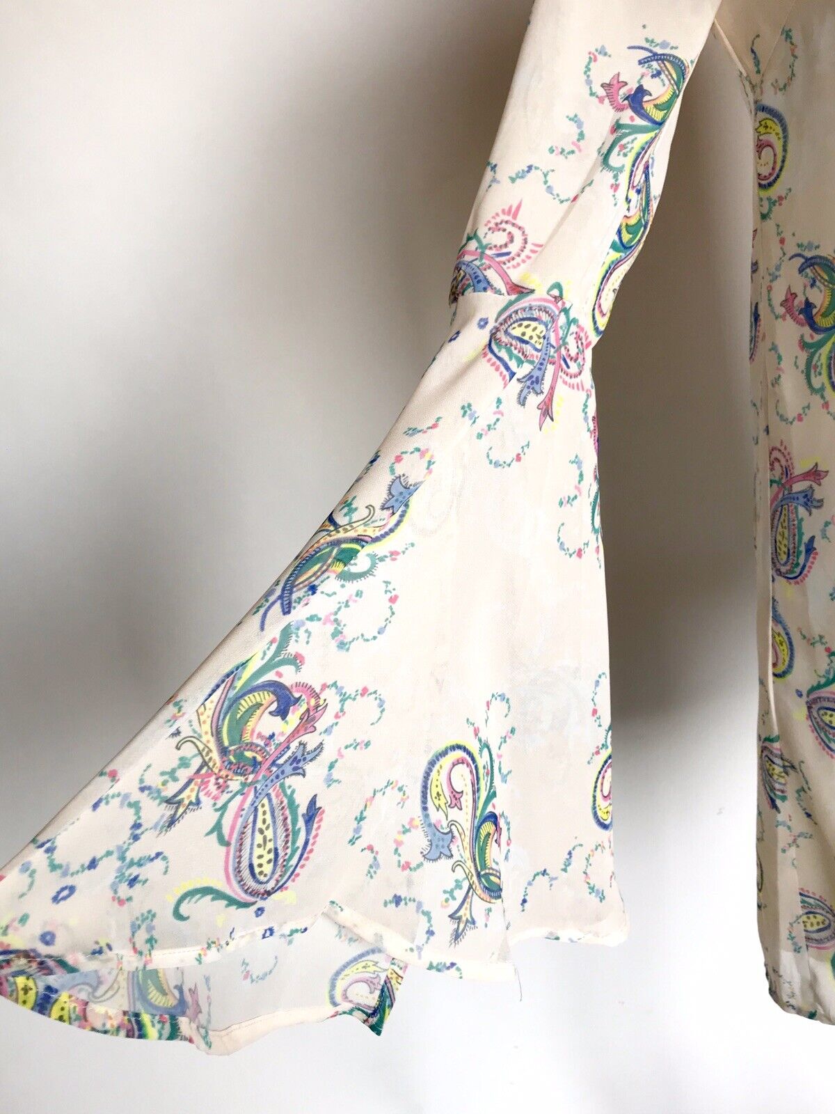 English factory Paisley Prism Bell Sleeve Shift Dress. Price $$63 Size S NWT