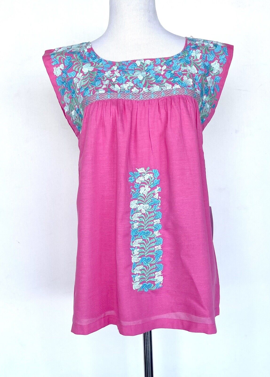 J Marie embroidered Linen Hannah Top size XS Retail $102 Price $56 Blue Pink