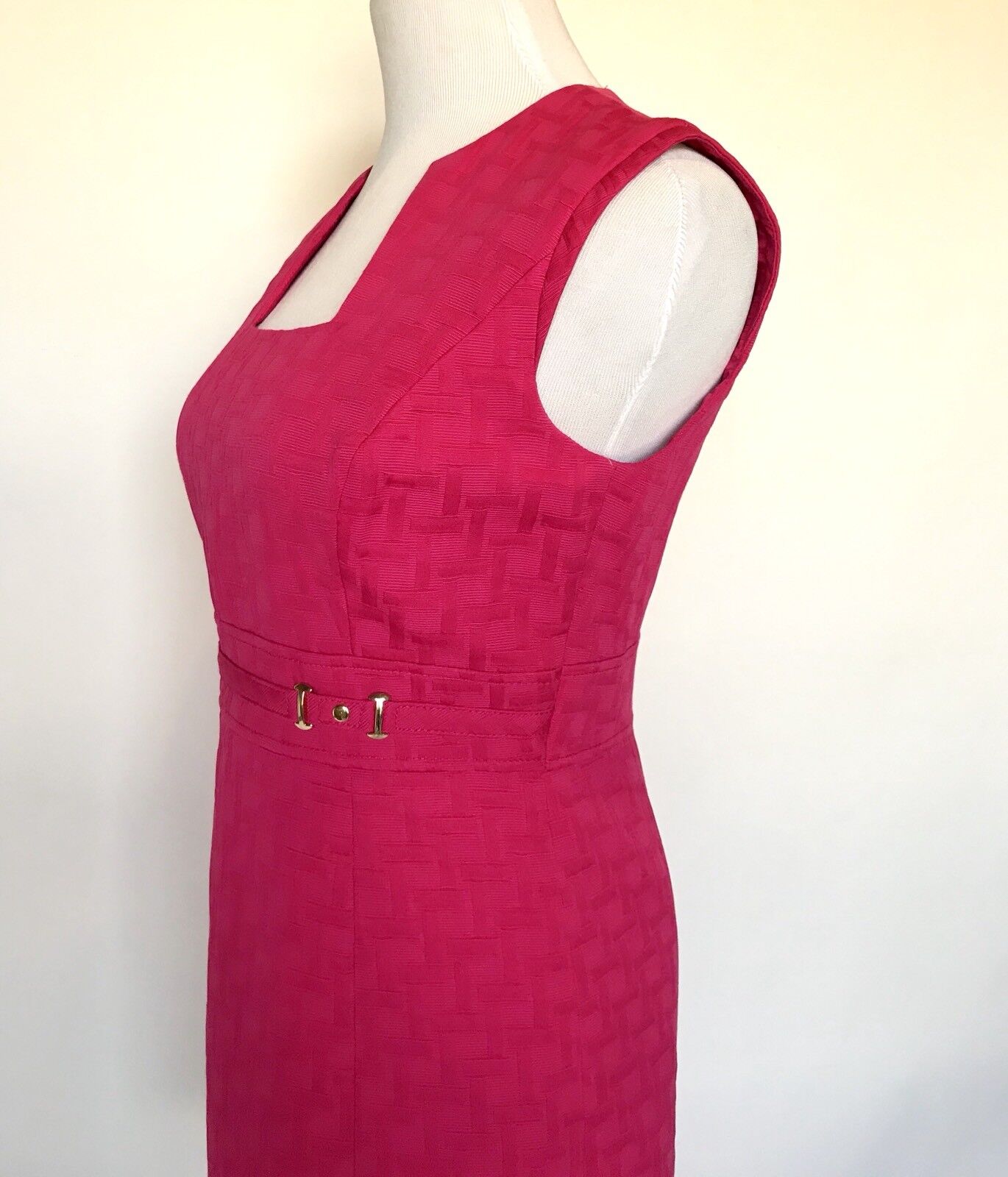 Tahari Arthur S. Levine Black Hot Pink Buckle Dress 6P NWT Retail $129 Price $67