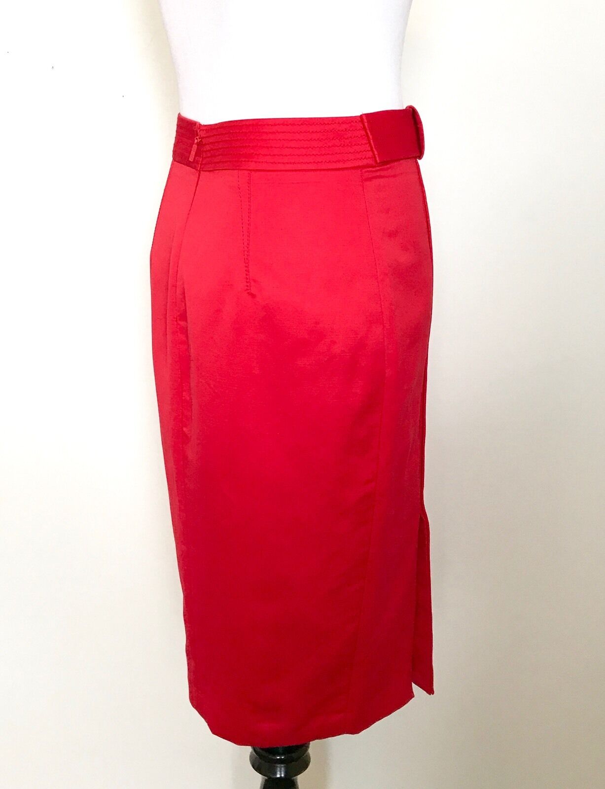 Carolina Herrera Red Straight Skirt NWT Retail $300 Price $149 Size 2