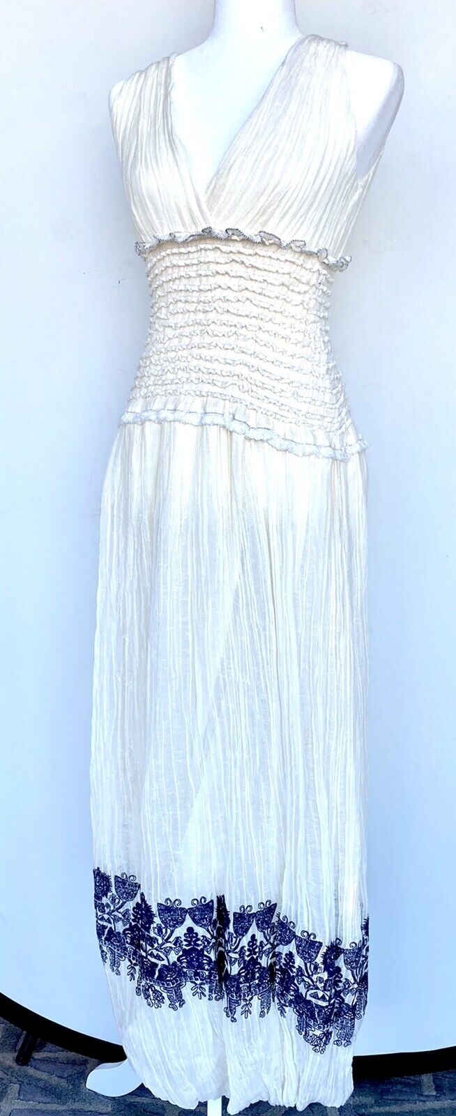 Leon max Max Studio linen smocked dress Retail $428 Price $142 XS