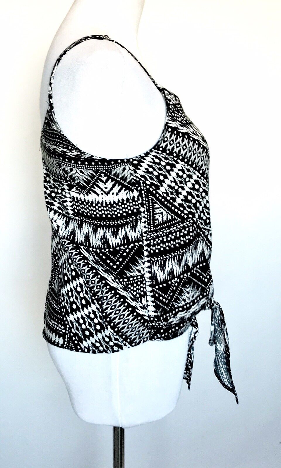 The Impeccable Pig Black & White Tank Top Retail $48 Price $19.20 Medium NWT