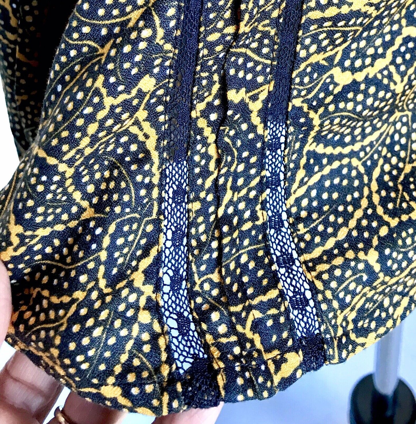 Hinge Camo Cactus Popover Blouse Mustard & Black Retail $69 Price $32 XS NWT