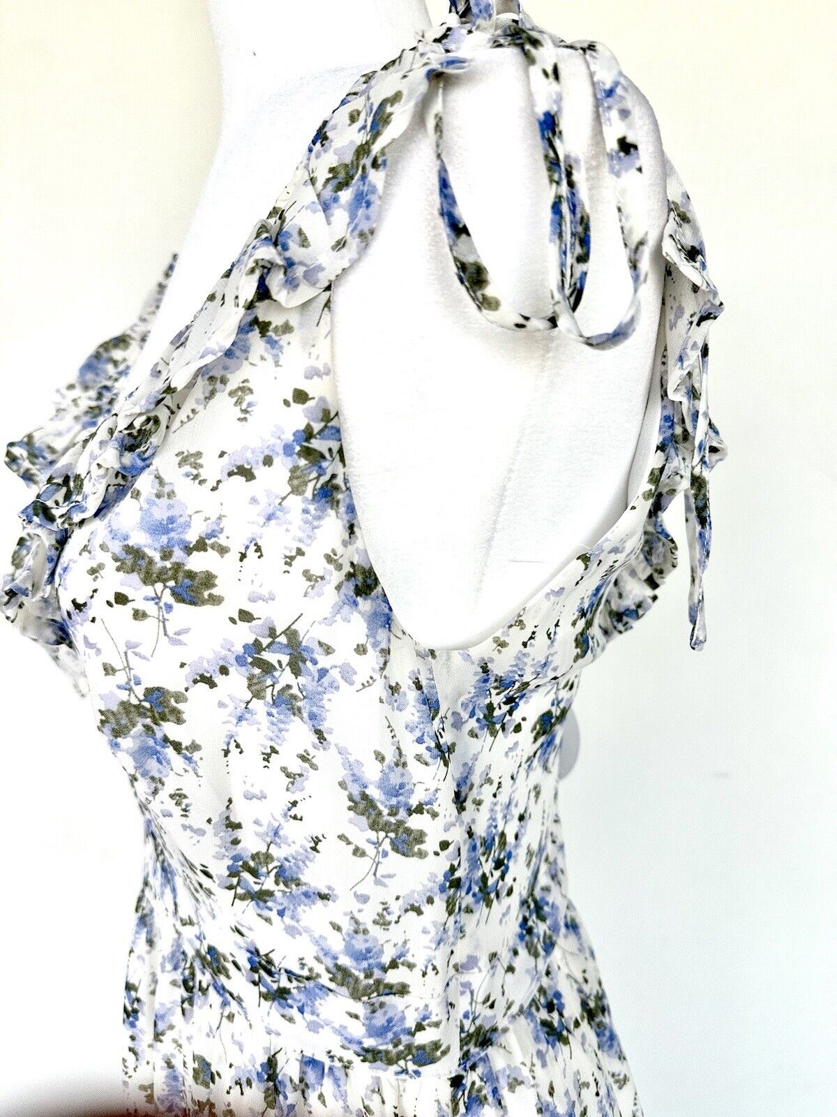 Storia Blue And White Floral Chiffon Dress Sleeveless Ruffle V Retails $56 NWT S