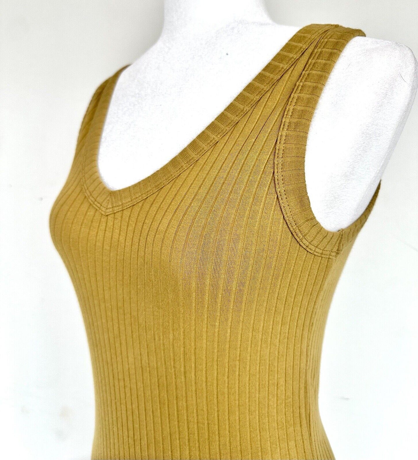 Kate Quinn Fennel Ribbed V Neck Tank Organic Cotton Retails $38 XS