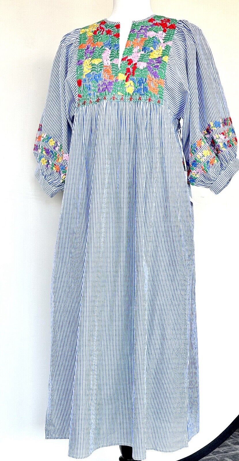 J Marie embroidered Tristan MIDI Dress size M Retail $180 Stripe 3/4 Sleeve NWT