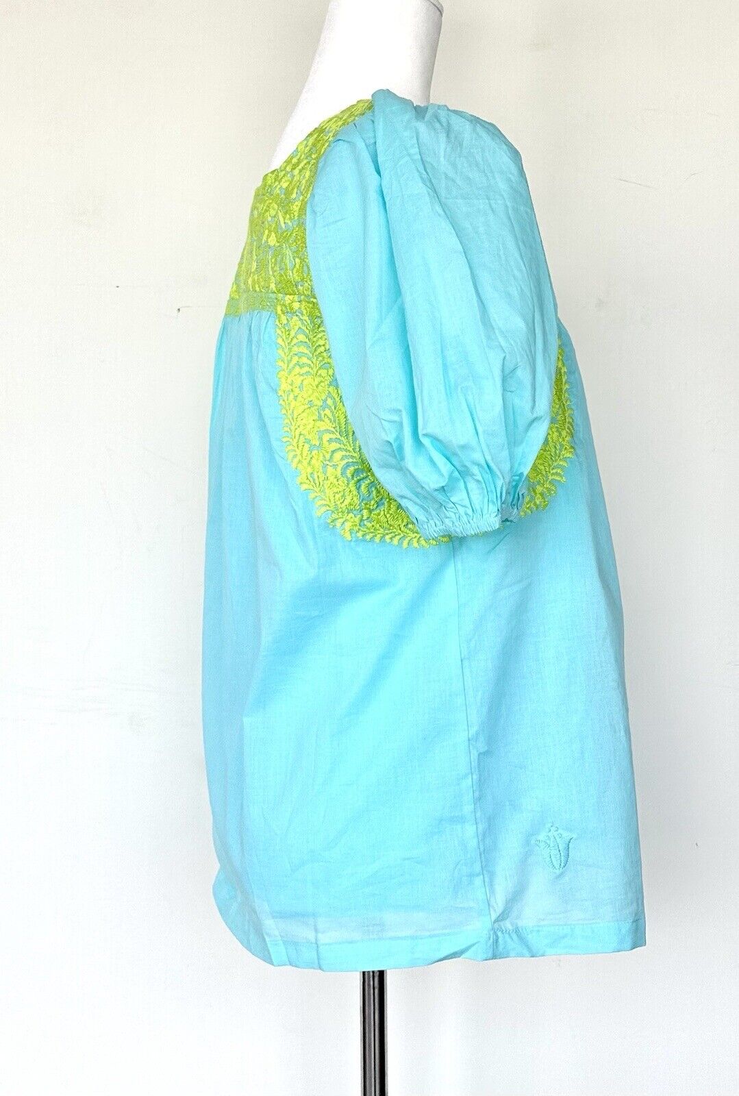 J Marie embroidered Cove Top Sz XS NWT Aqua Blue Puff Sleeve Retails $118