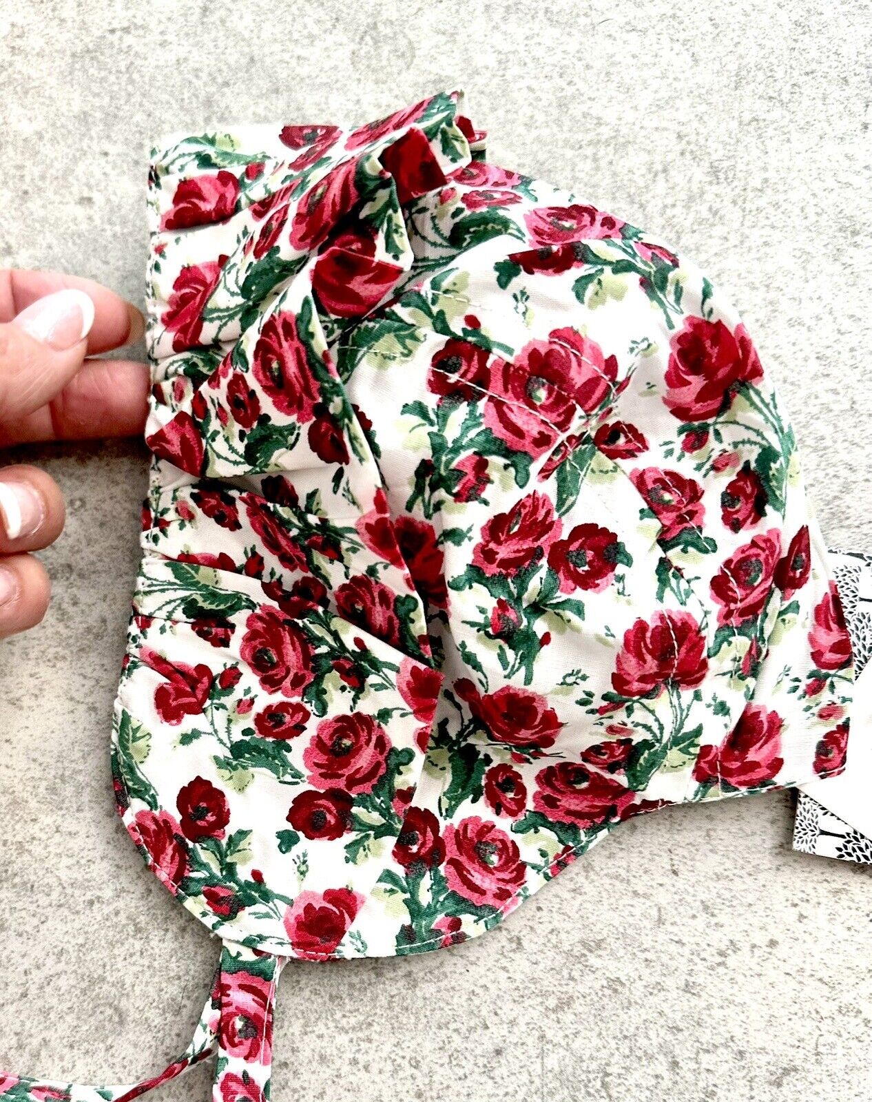 Kate Quinn Ruffle Bonnet Rose Design. Price $16 0-3 M