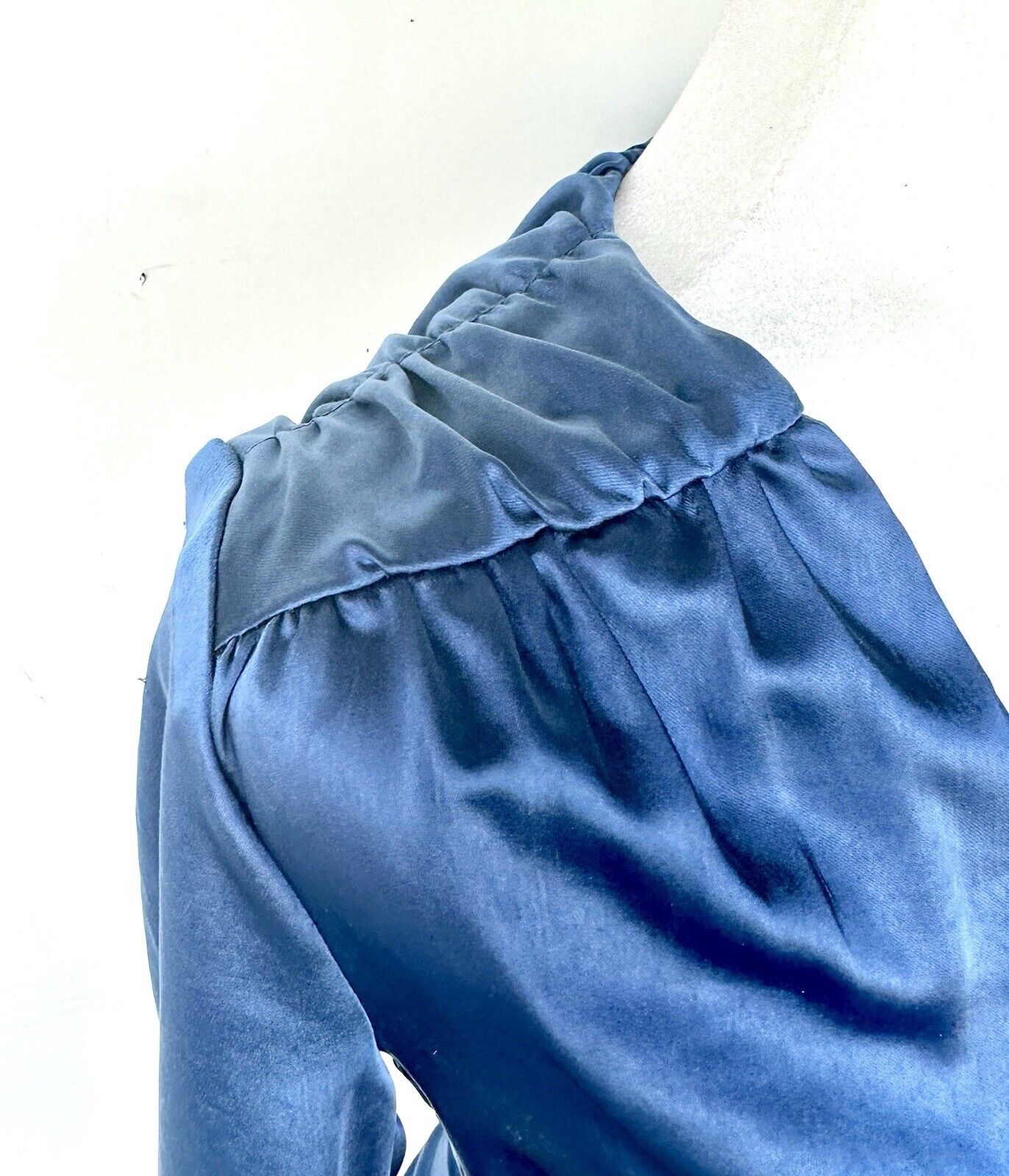 Kut From The Kloth Satin Blue Long Sleeve Pleated Blouse Retail $90 XS