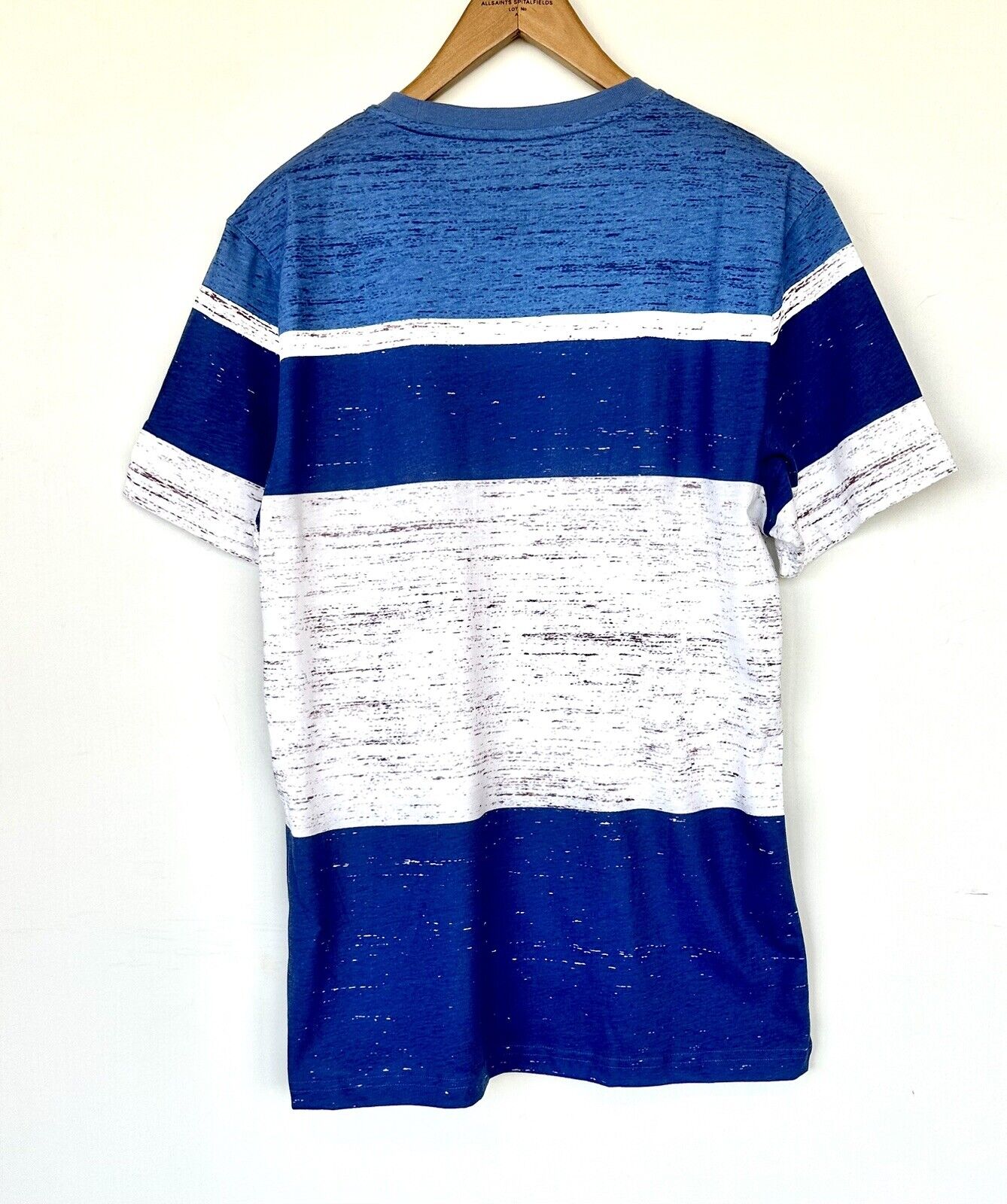 American Tag Men’s Blue Stripe Tee Size Medium NWT