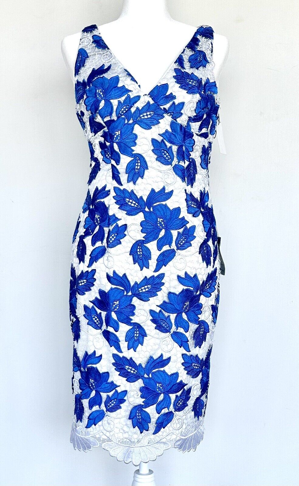 Adrianna Papell Lace White Blue Sheath Dress NWT  Size 4 Retails $189  Price $95