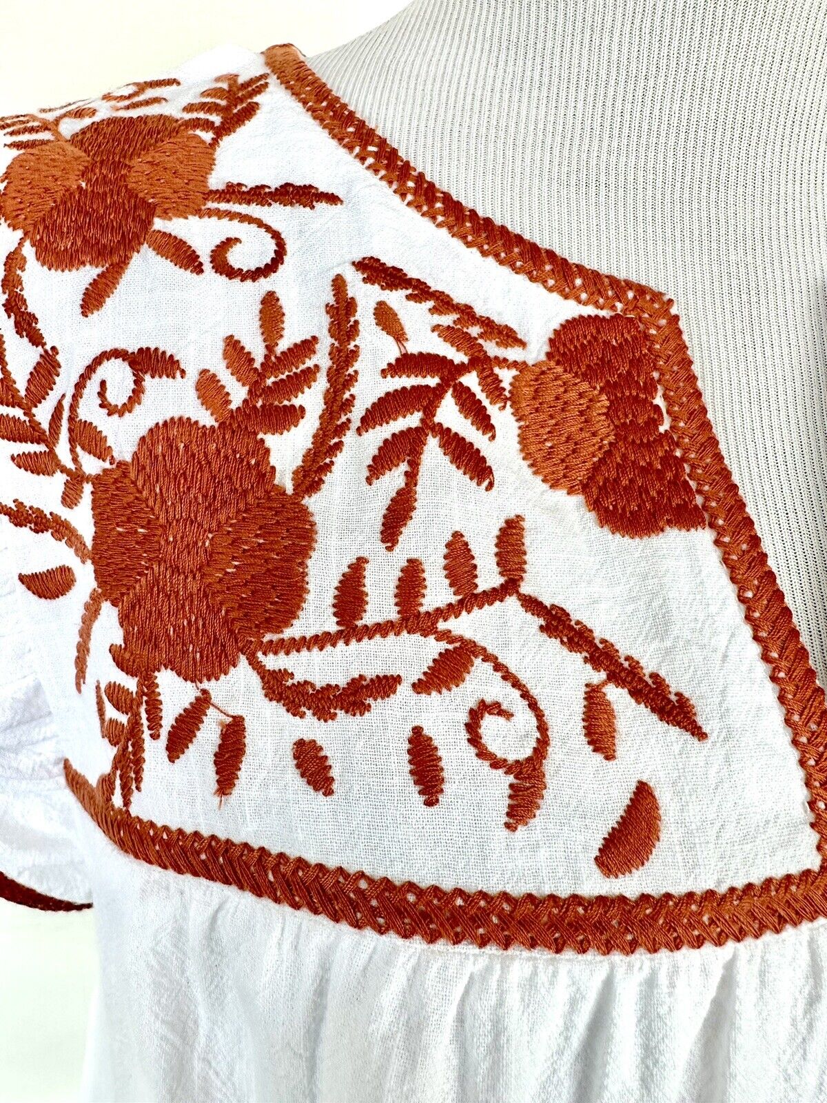 NWT J Marie embroidered Aiden Top size XS Retail $106 Price $56