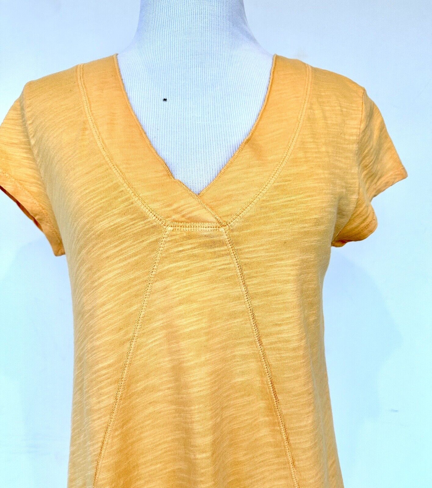 NWT Sundance Catalog Saffron Short Sleeve Everyday Essential Tee XS Retail $58