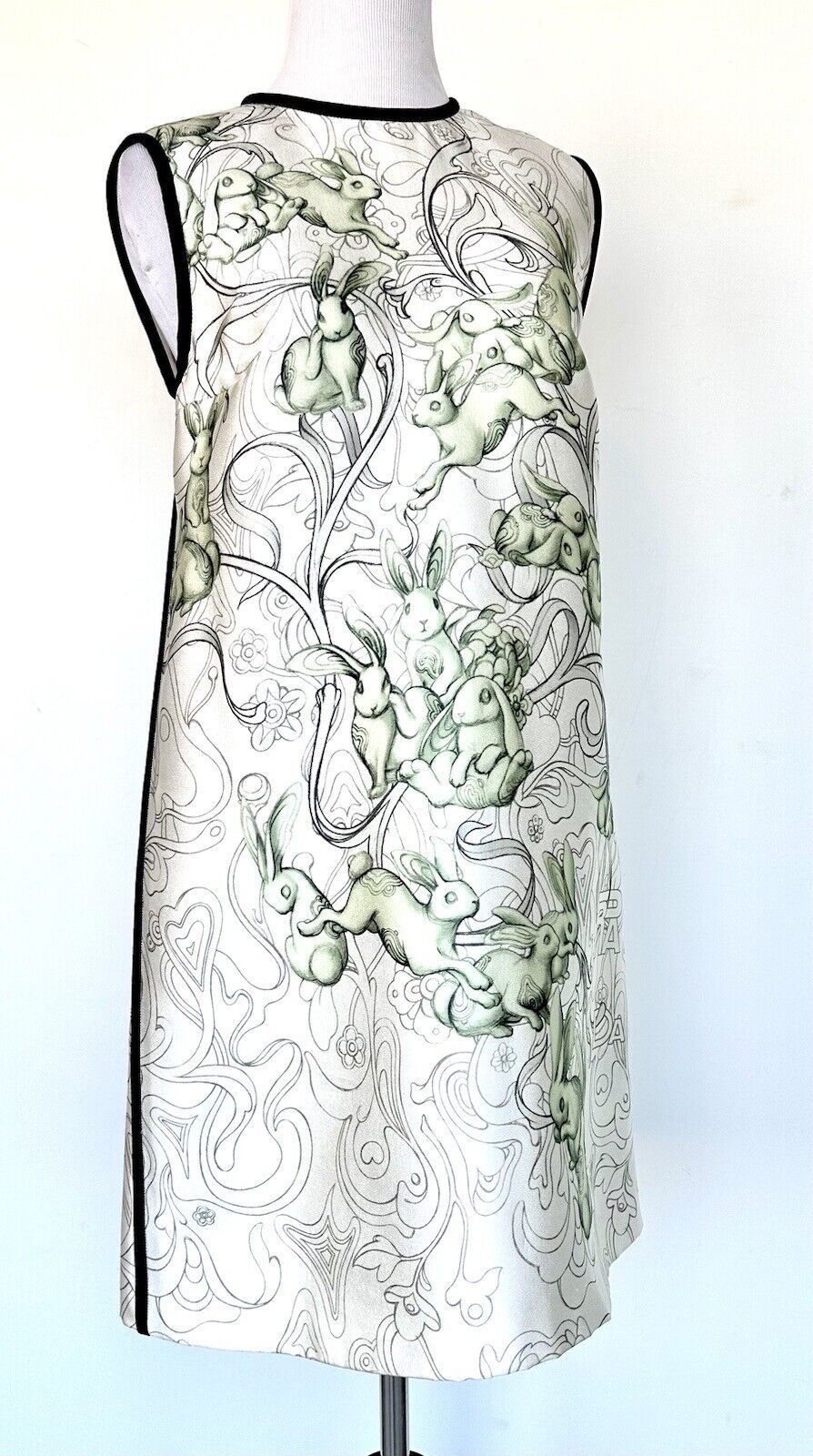 Prada Dress. NWT Size Italian 42 US 4 ( M) Retails $2340 Price $665
