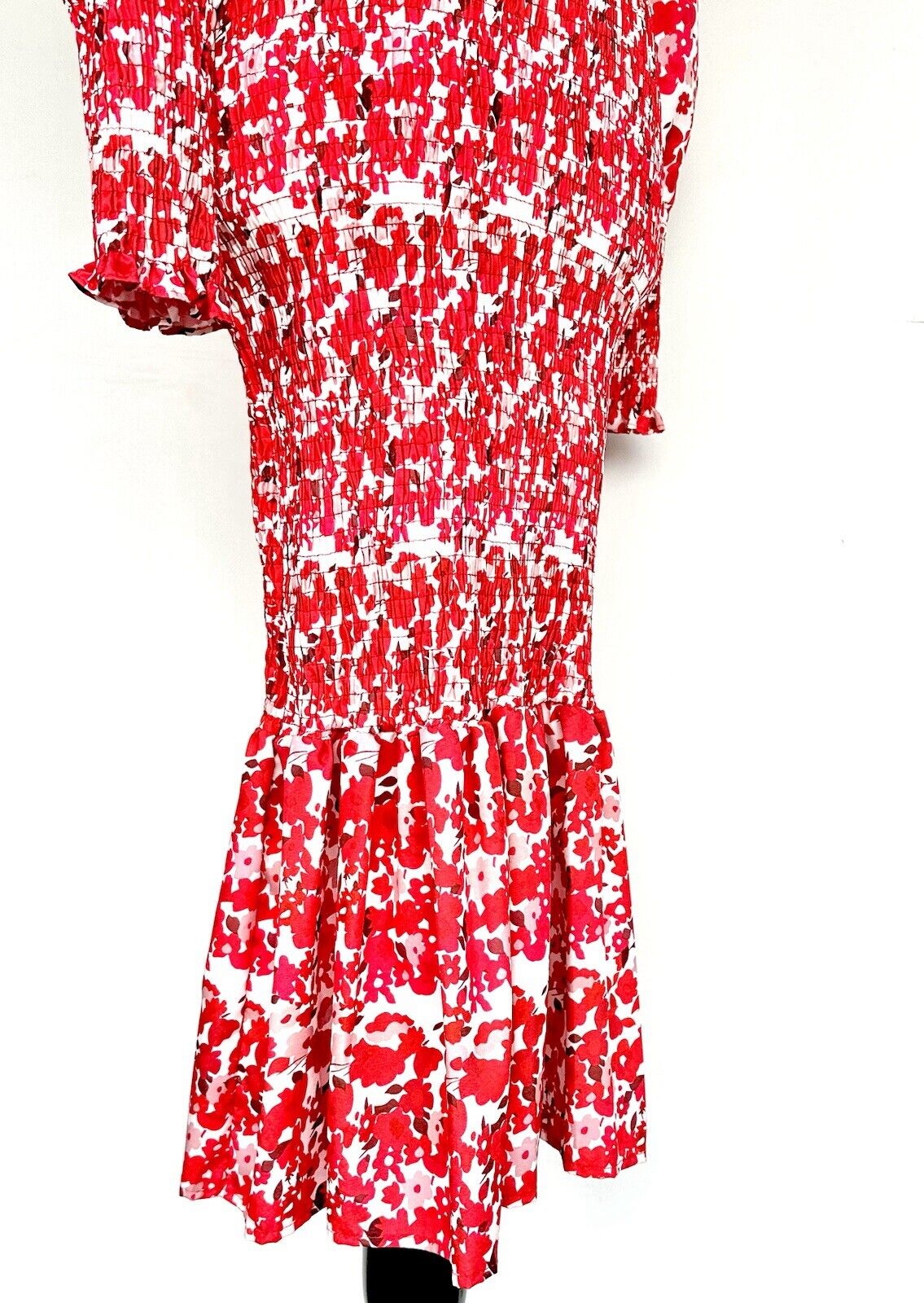 Dolce Smocked Red LS Floral Dress Size Small Bodycon