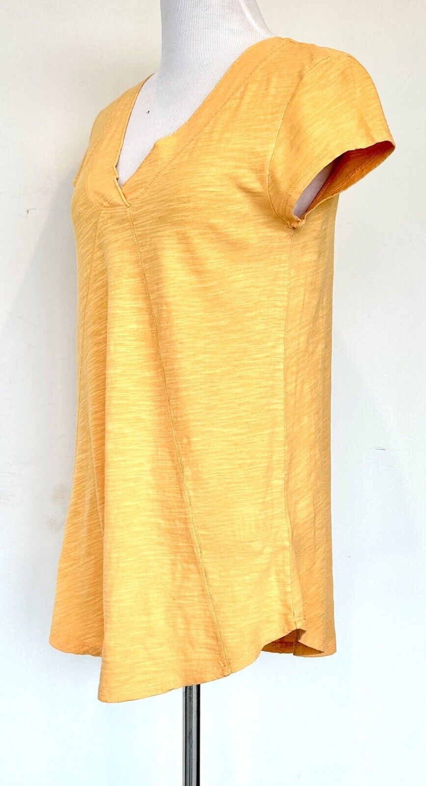 NWT Sundance Catalog Saffron Short Sleeve Everyday Essential Tee XS Retail $58