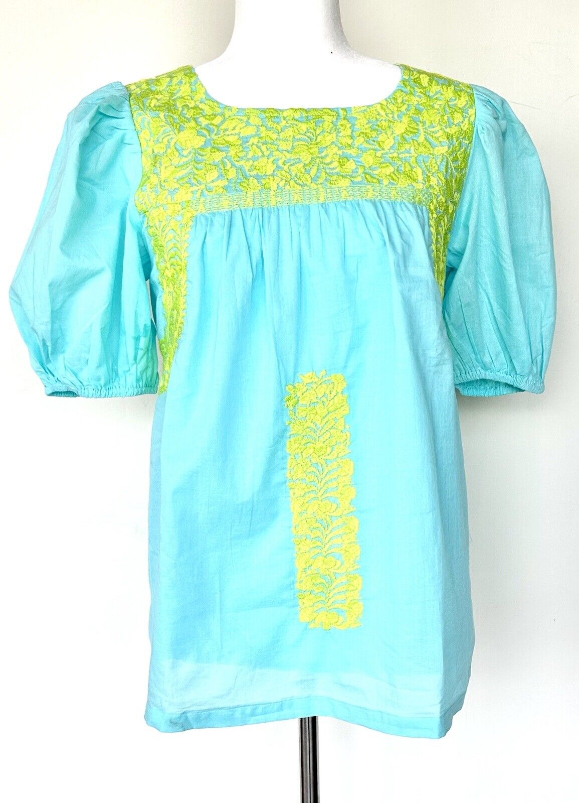 J Marie embroidered Cove Top Sz XS NWT Aqua Blue Puff Sleeve Retails $118