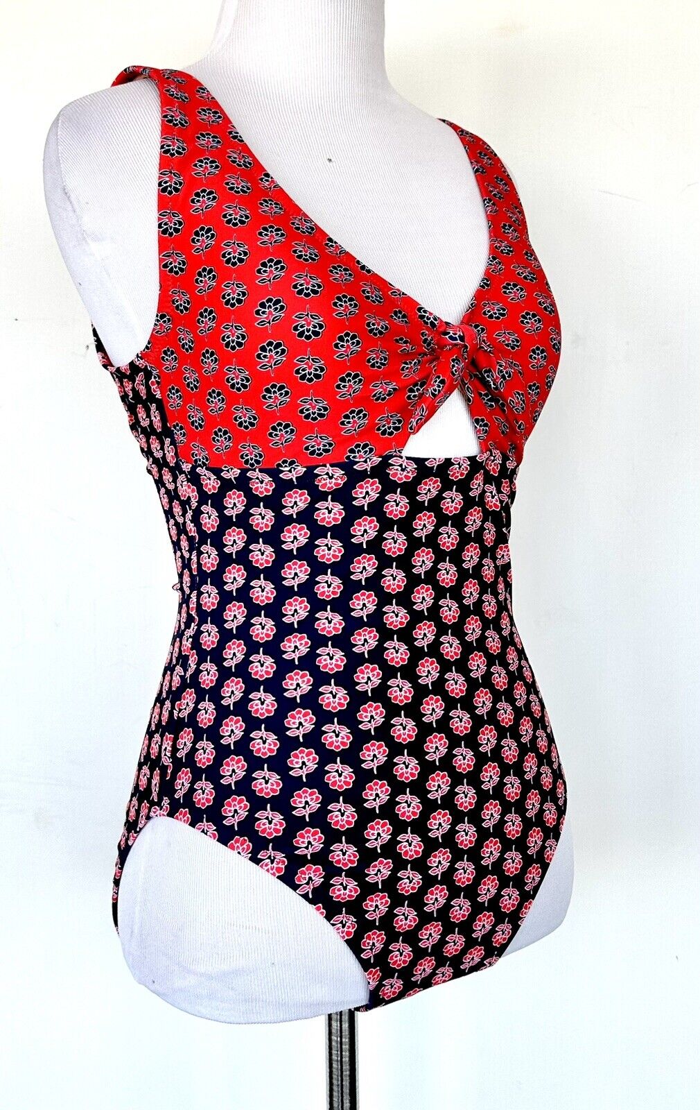 J Crew Women's Cutout Bow Floral Swimsuit Retail $98 NWT Red Navy