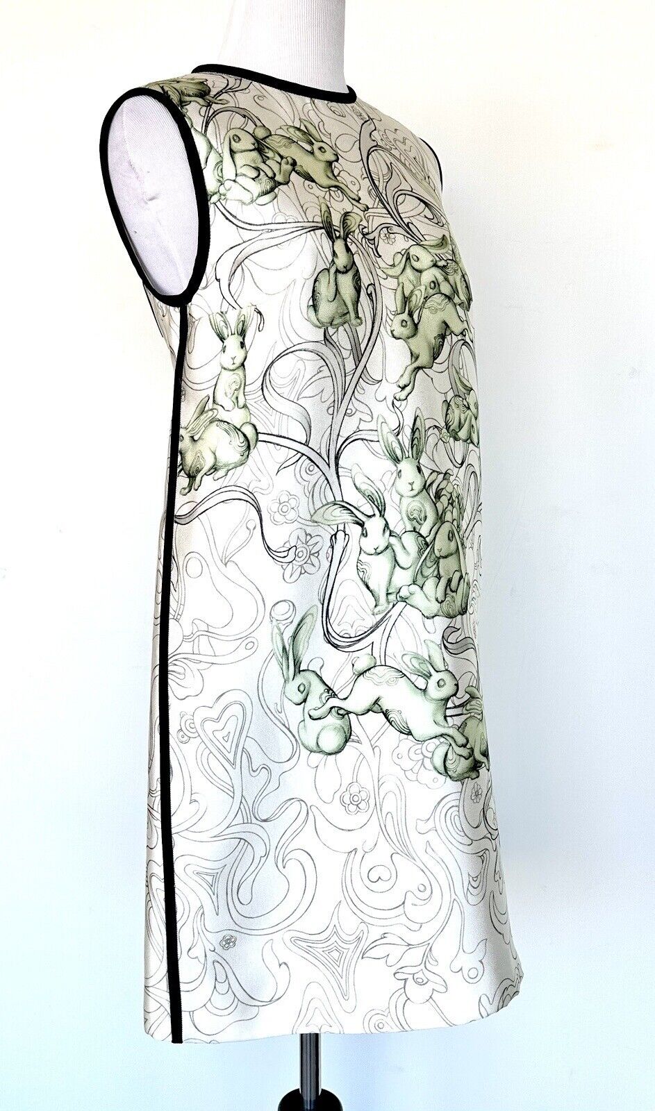 Prada Dress. NWT Size Italian 42 US 4 ( M) Retails $2340 Price $665