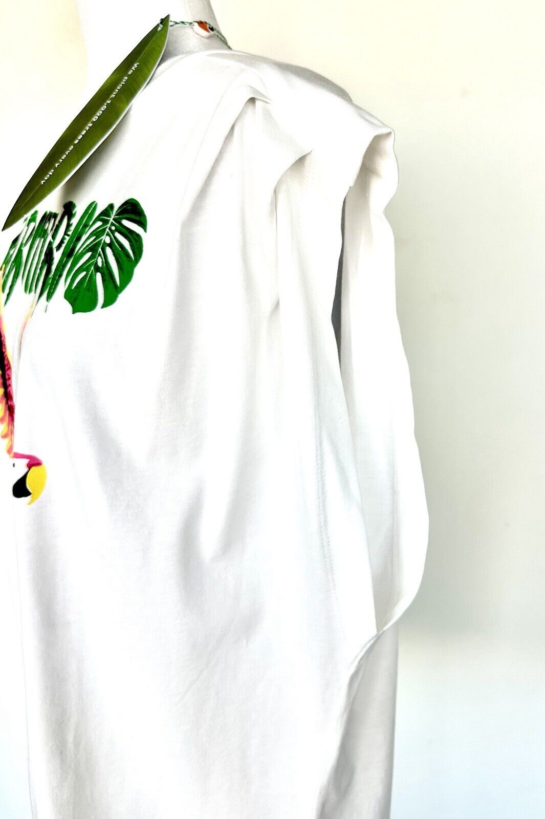 Farm Rio Parrot Palm Leaf Top Pleated Shoulder Retails $80 NEW Small