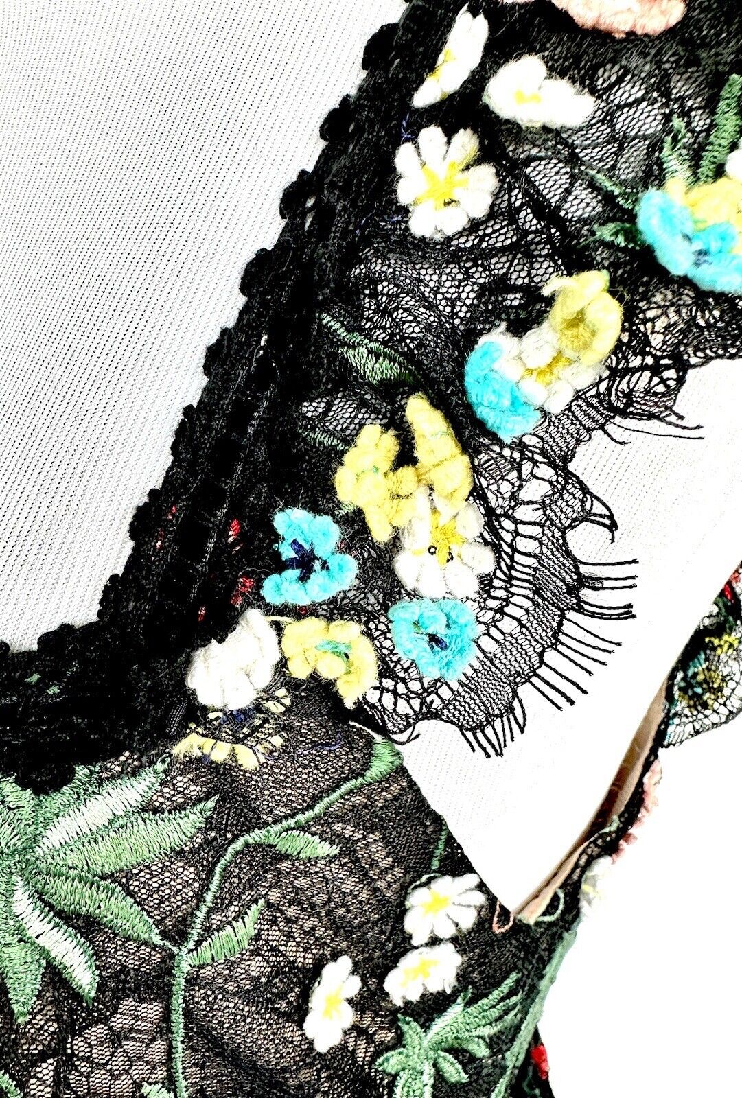 Alice + Olivia McKenna Embroidered Empire Waist Maxi Dress Retails $1795 Size 2