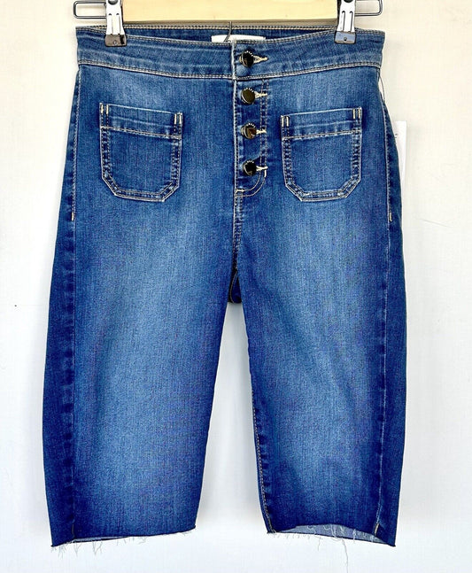 Guess Women’s Button Fly Bermuda Shorts Size 24 Retails $79 NWT