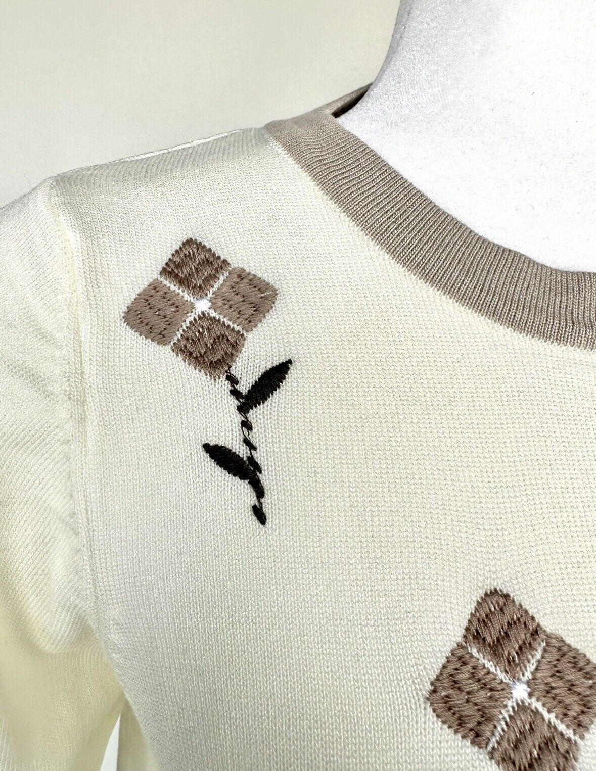 DDD Retro Style Knitted Sweater Short Sleeve Embroidered Size M