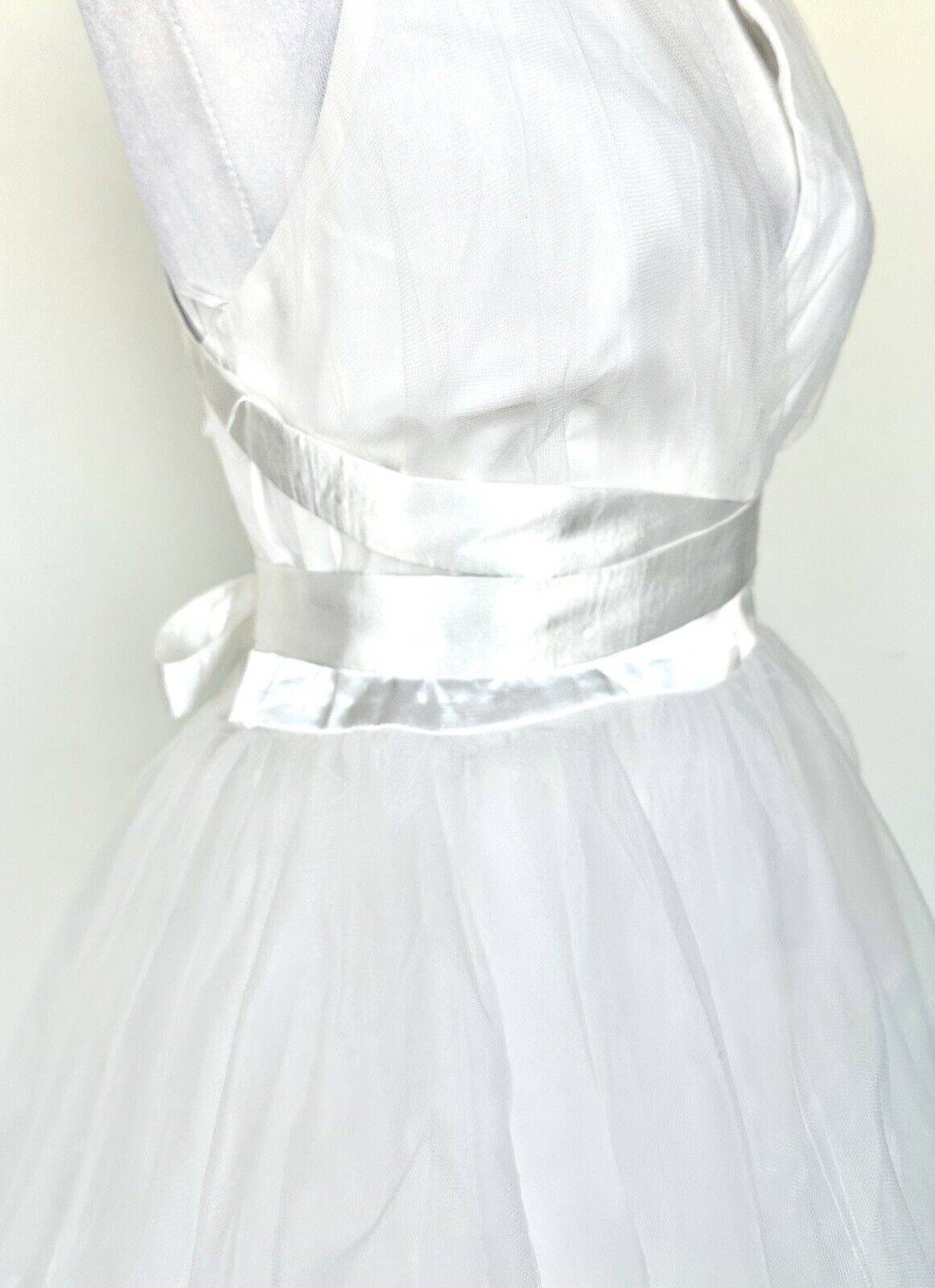 Aura White Tulle Midi Halter Dress With Cross Back Retails $108 Size Small NWT