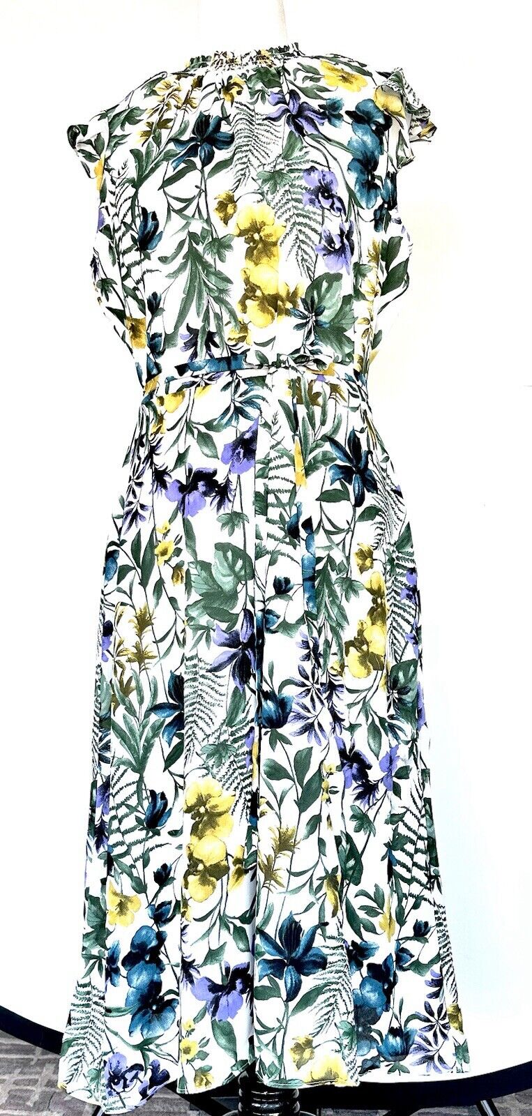 Nina Leonard Floral Flutter Sleeve Dress Size L Smocked Neck Retails $69 NWT