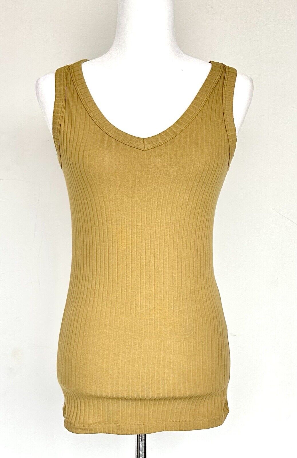Kate Quinn Fennel Ribbed V Neck Tank Organic Cotton Retails $38 XS