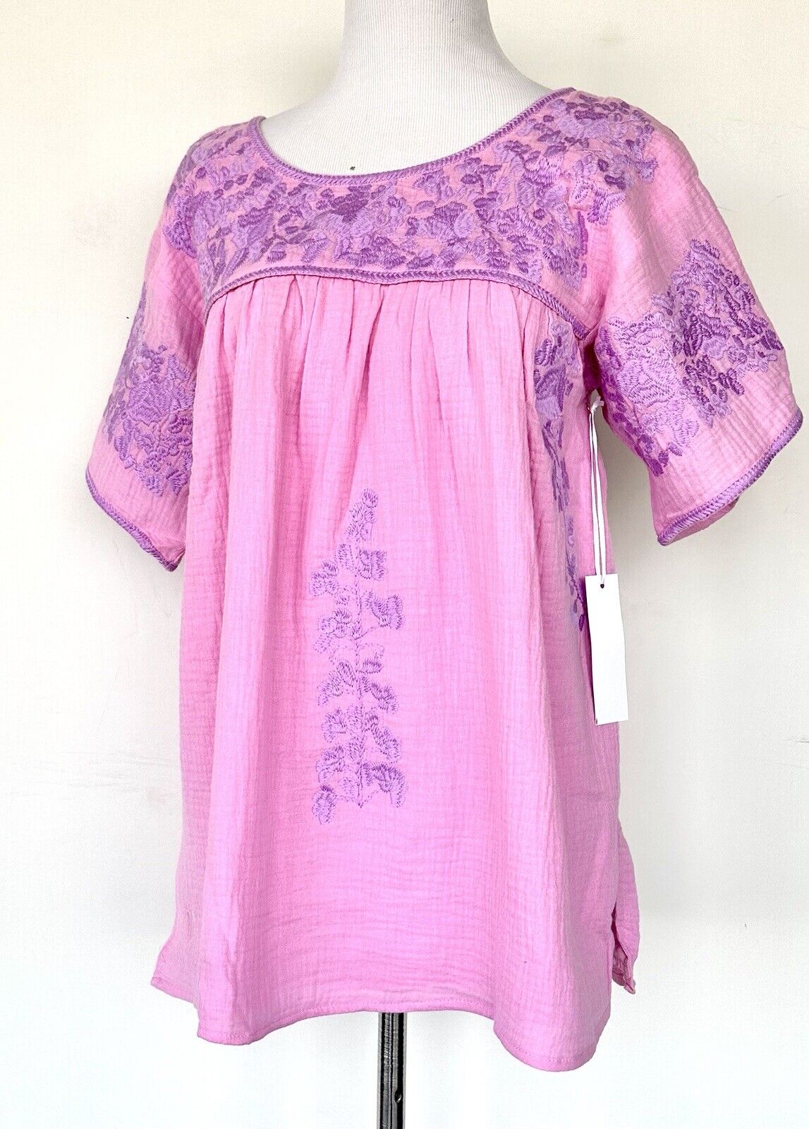 J Marie embroidered Capri Top size S Retail $114 Pink / Lilac NWT Soft Rayon