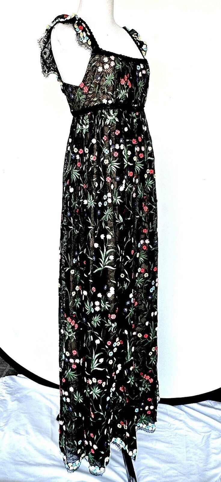 Alice + Olivia McKenna Embroidered Empire Waist Maxi Dress Retails $1795 Size 2