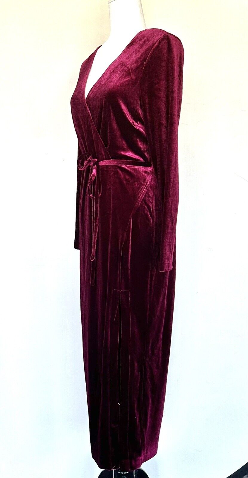 Bardot Morgan Red Velvet Cocktail Dress. Size 10 Retails $119 Price $65 NWT