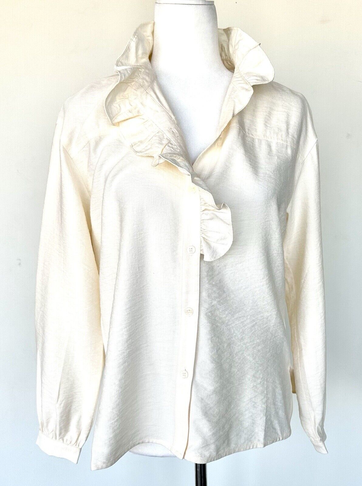 Darling Clothing Cream Ruffle Blouse. Retail $115 New With Tags XS