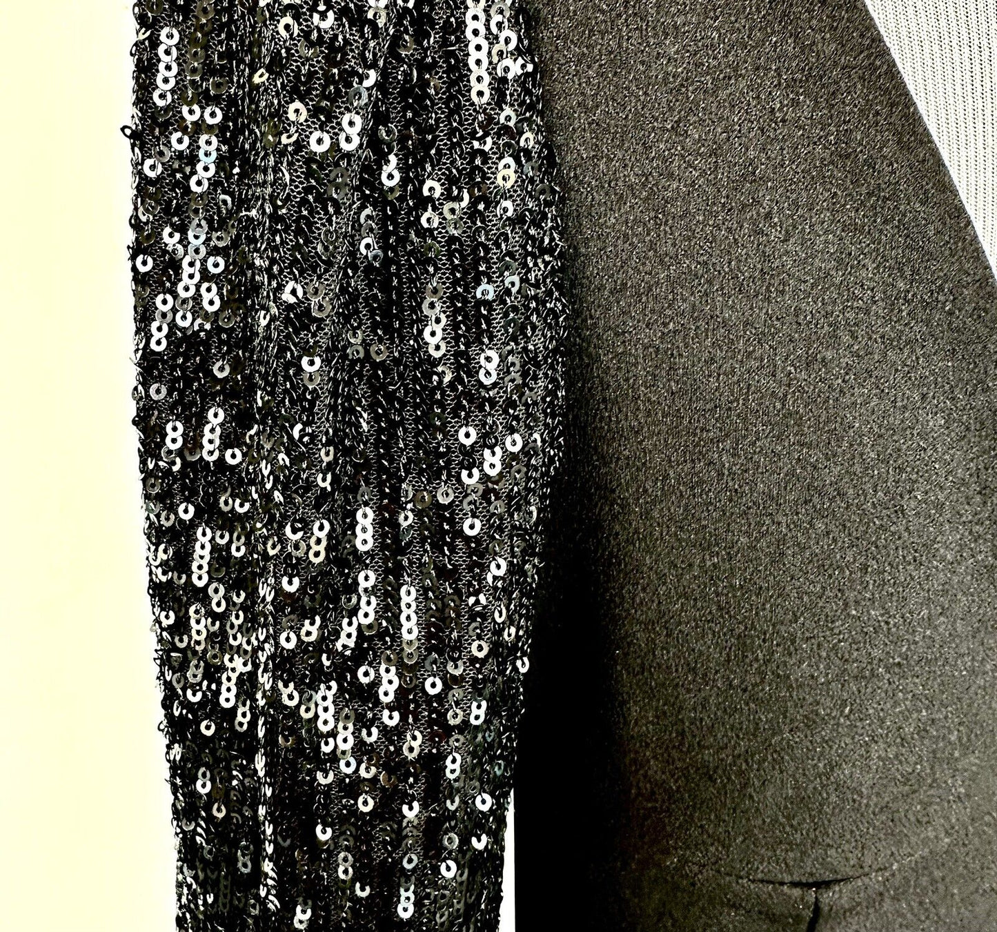 Eliza J Sheath With Sequin Long Sleeves Black Retails $178 Size 0 NWT