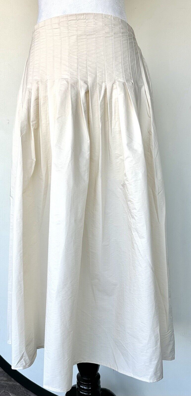 Mable Cream Skirt pin tucked Pleating. Size Small New