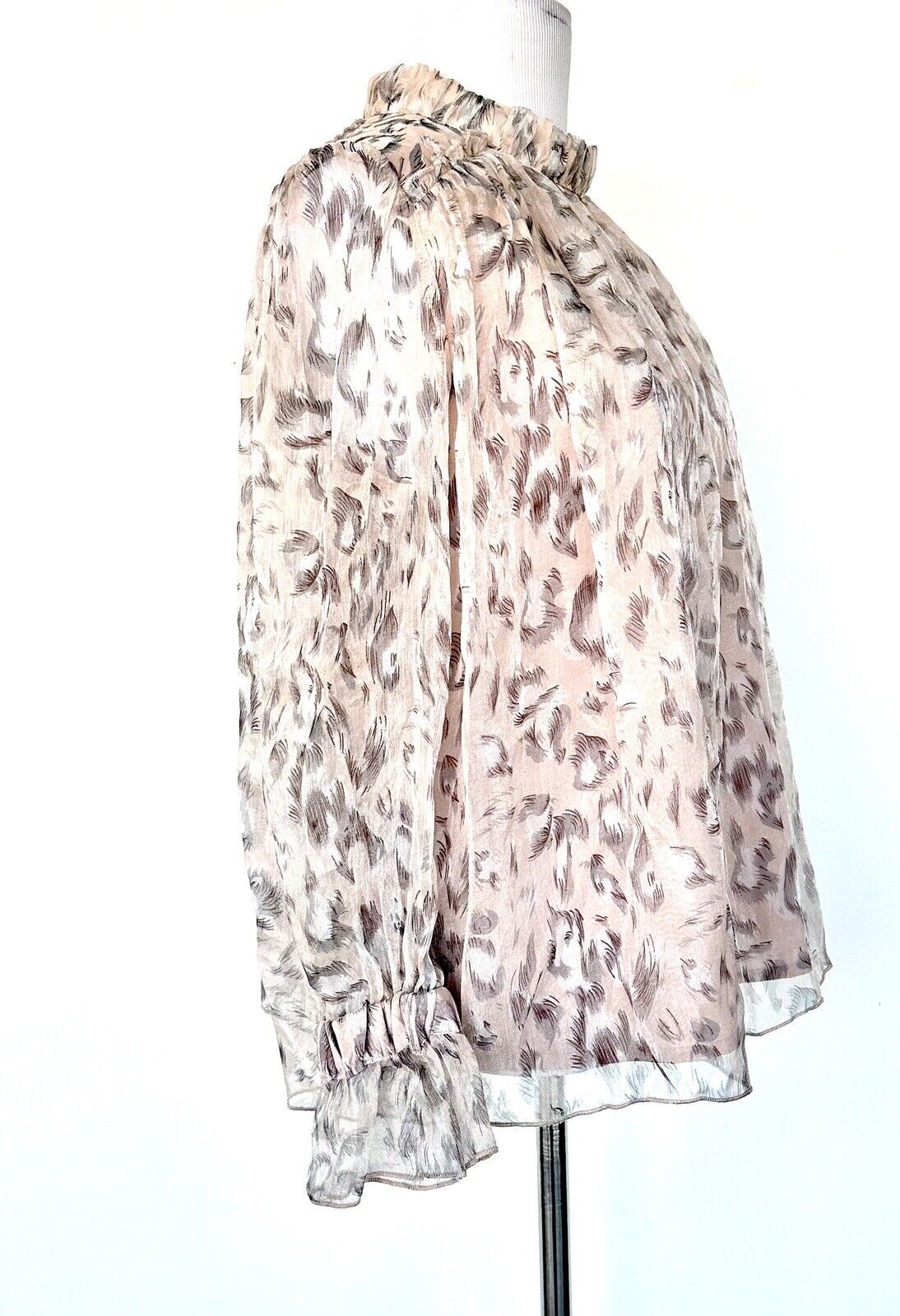 TCEC Chiffon Animal Print Peach Blouse Price $38 Ruffle Neck Size Small