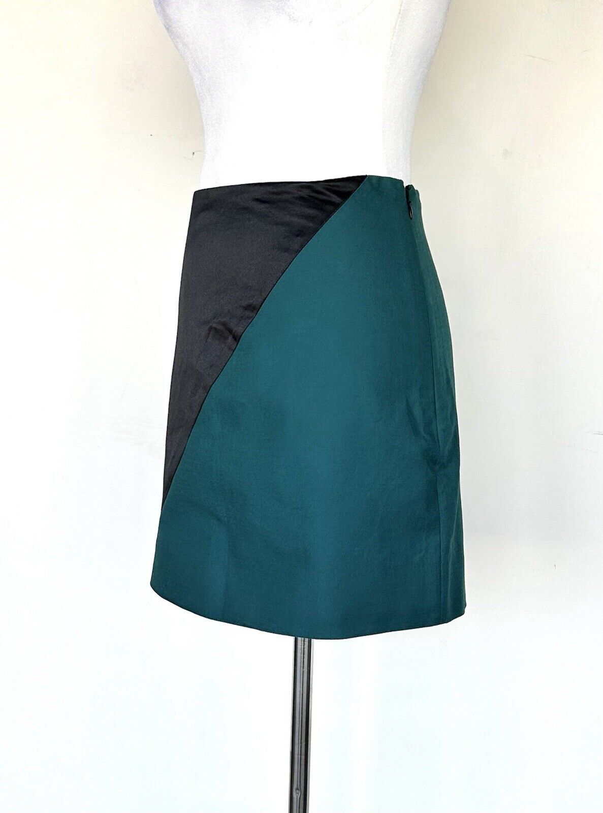 Kate Spade Saturday Black Two Tone Mixed Media Mini Skirt Size 2 Retails $95