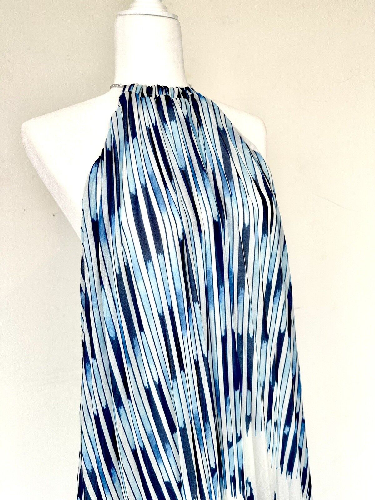 L’atiste By Amy Blue White Long Pleated Dress Halter Retail $105 Price $59 L