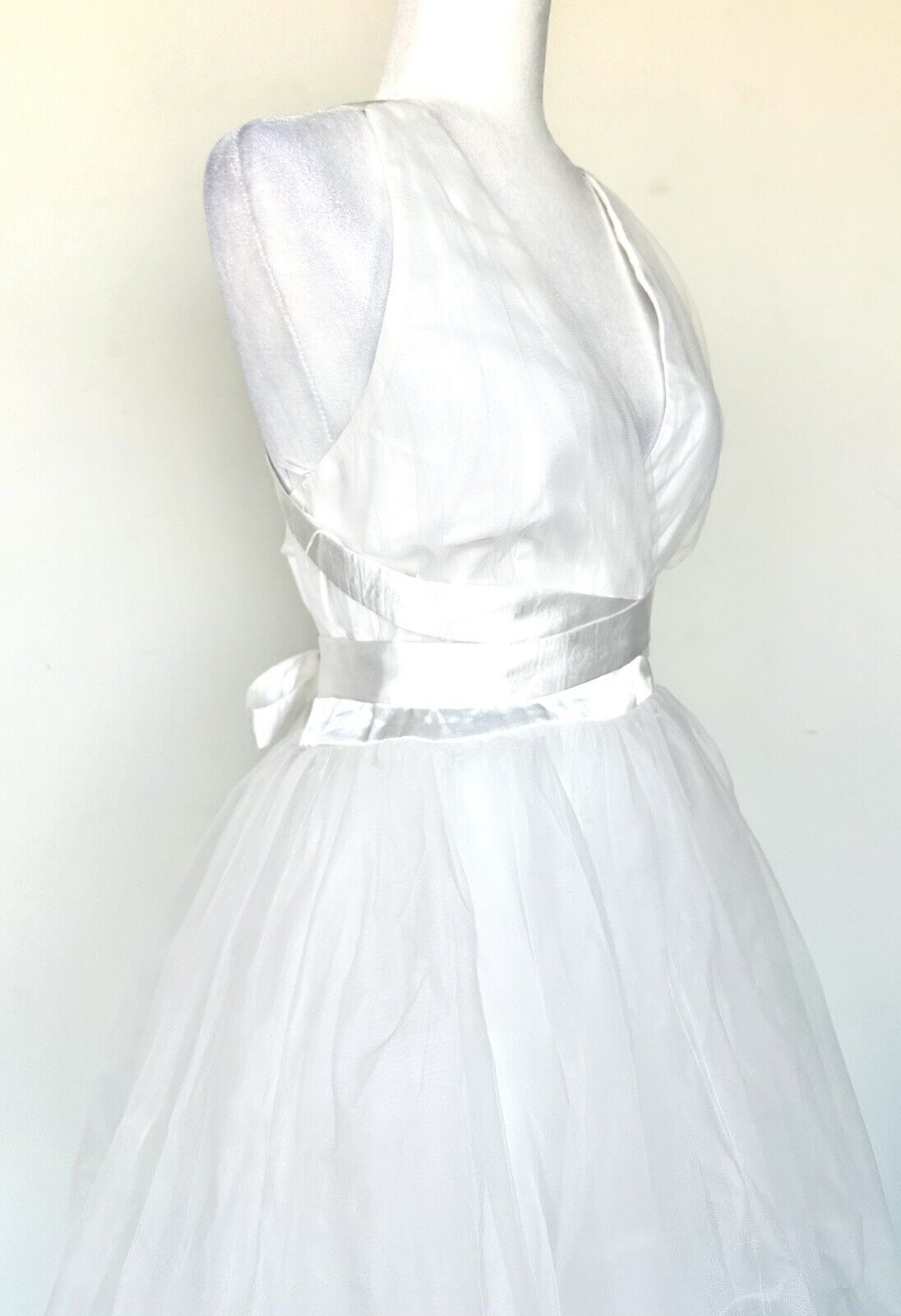Aura White Tulle Midi Halter Dress With Cross Back Retails $108 Size Small NWT