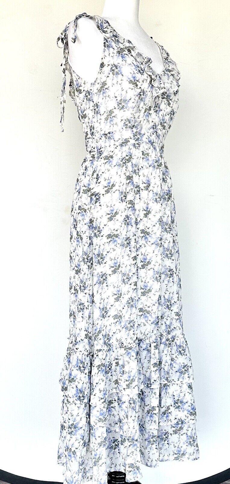 Storia Blue And White Floral Chiffon Dress Sleeveless Ruffle V Retails $56 NWT S