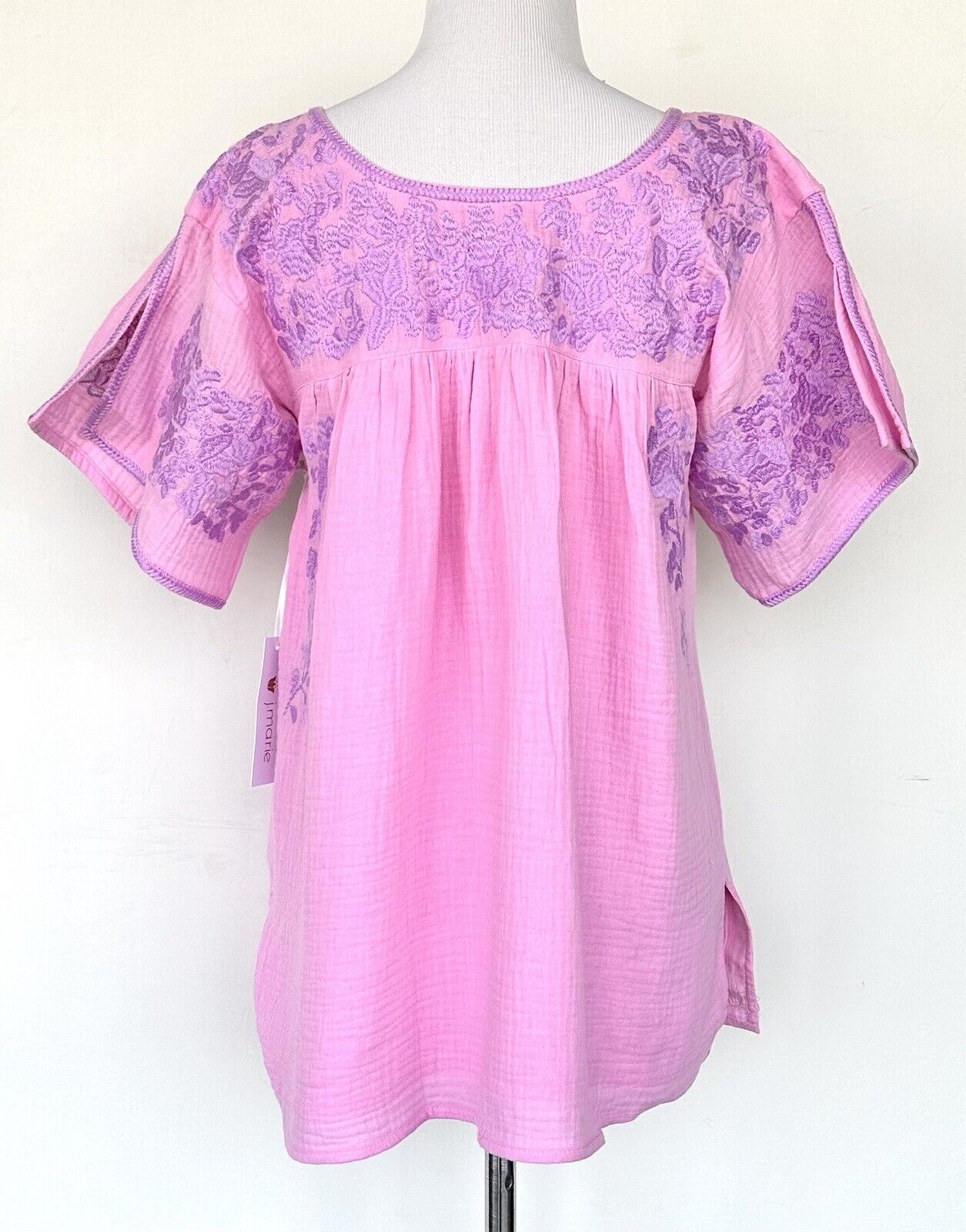 J Marie embroidered Capri Top size S Retail $114 Pink / Lilac NWT Soft Rayon