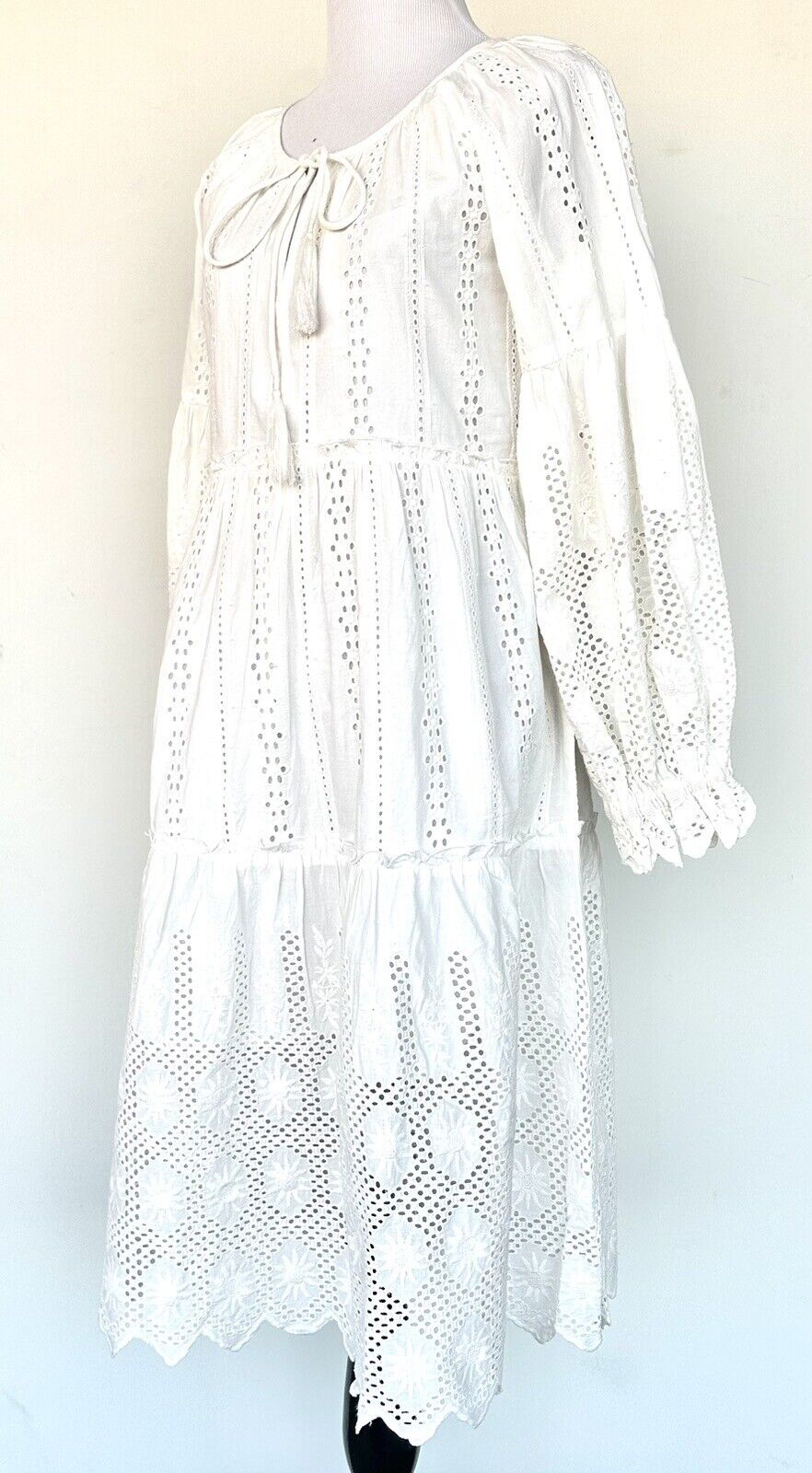 SUNDANCE CATALOG Tolani Vivi Eyelet Lace White Dress Retail $148 Size XS