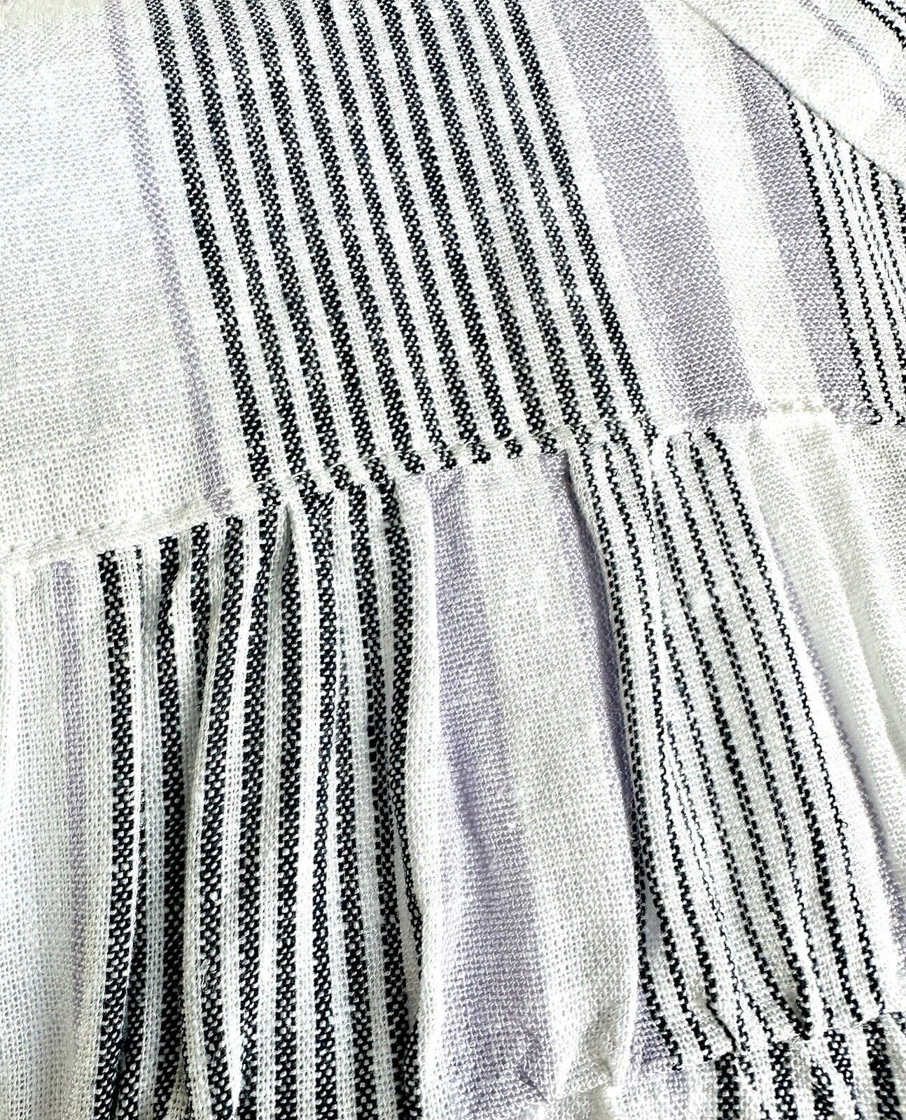 Splendid  V-Neck Blouse Linen Rayon Mix Size XS Retail $60 NWT