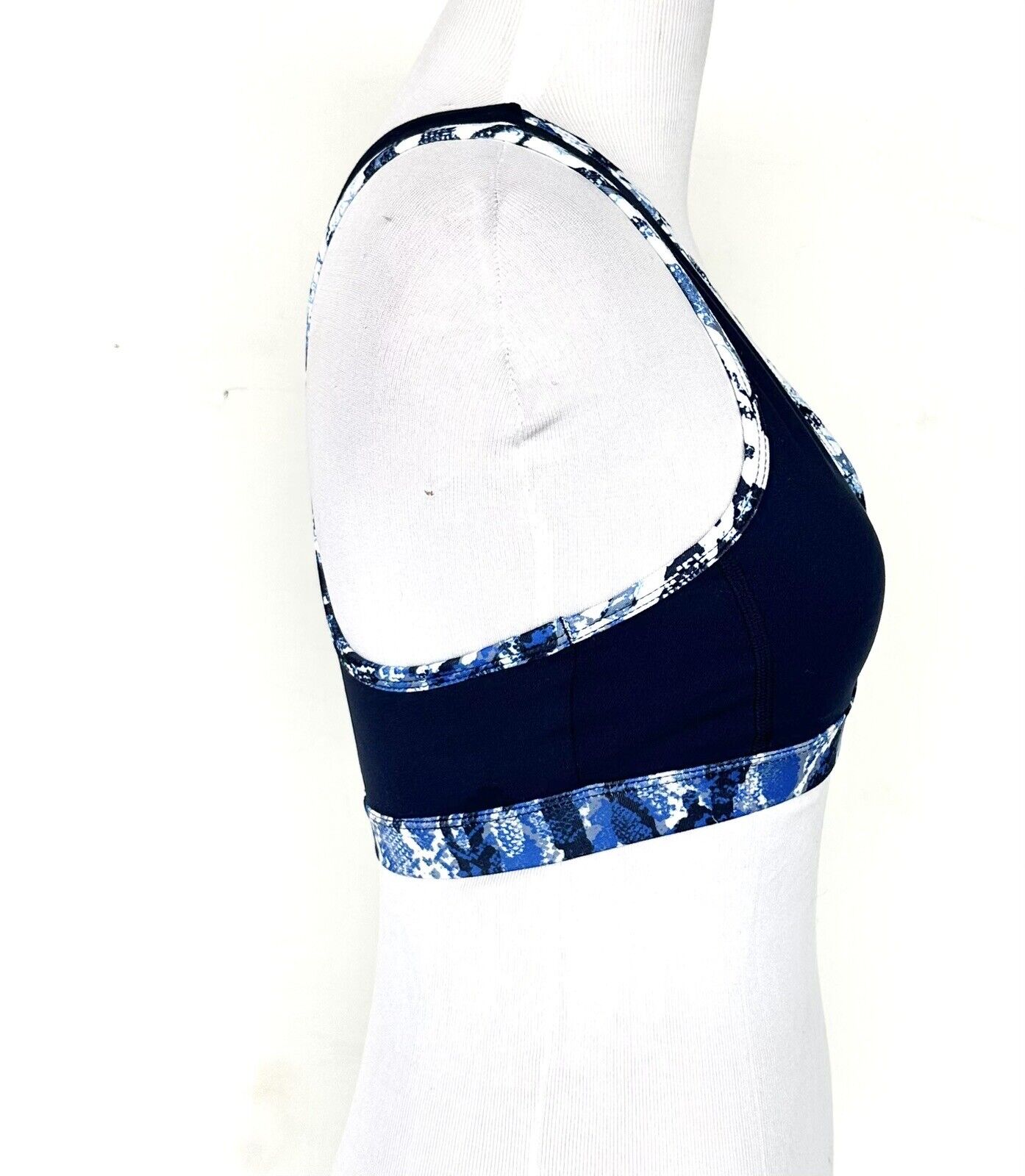 Splendid Blue V Sports Bra With Ladder Back Retails $68 XS