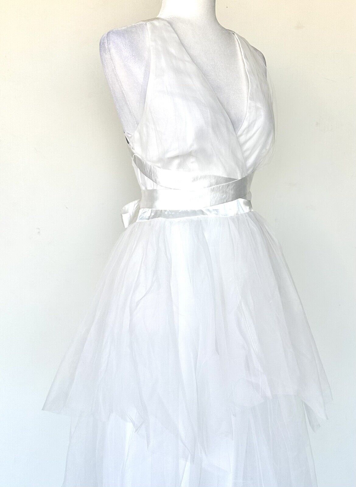 Aura White Tulle Midi Halter Dress With Cross Back Retails $108 Size Small NWT